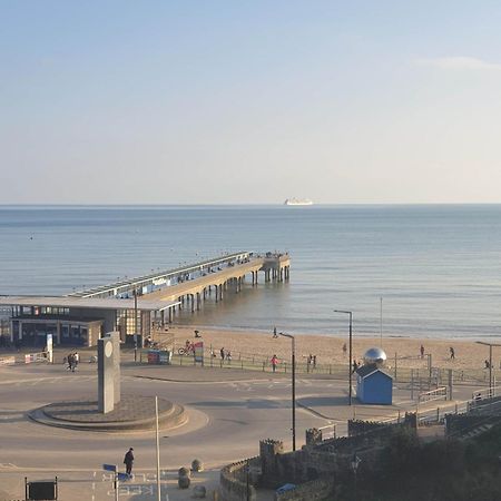 Beachfront Apartment With Bbq Sun Deck Bournemouth Exterior photo